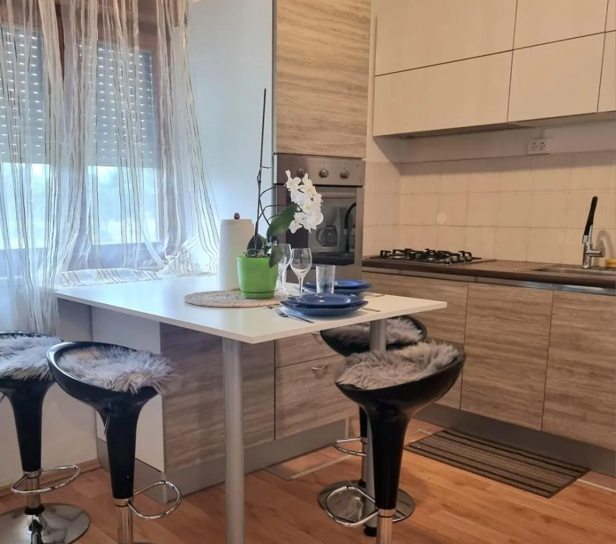 Apartmani Stefy-100 M From The Sea Banjole Apartment
