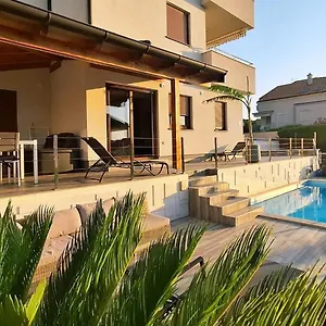  Apartment Luxury Near The With Private Pool -exclusive Use